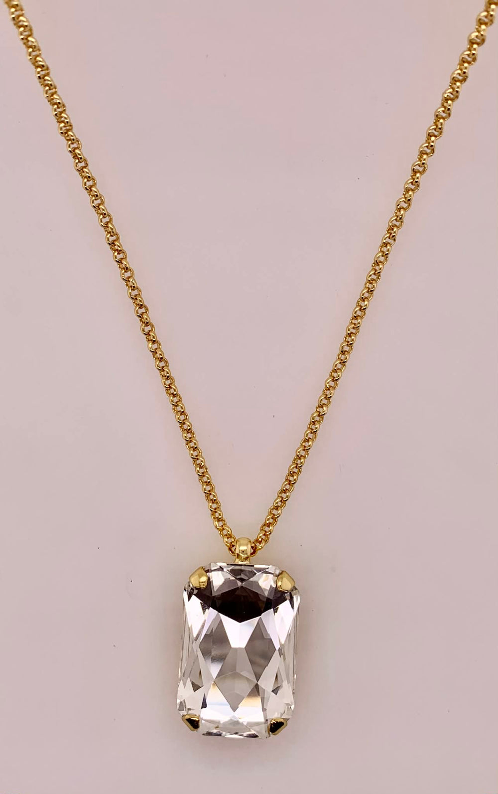 Viretta Pendant Necklace