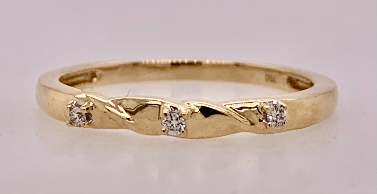 18K Diamond Band
