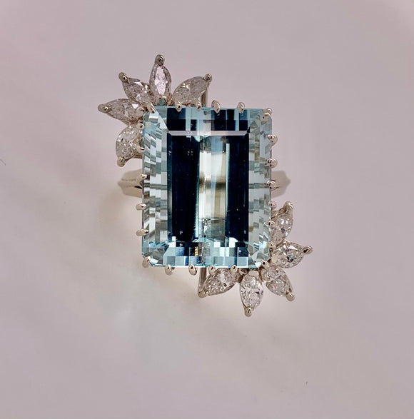 14K White Gold Estate Aquamarine & Diamond Ring