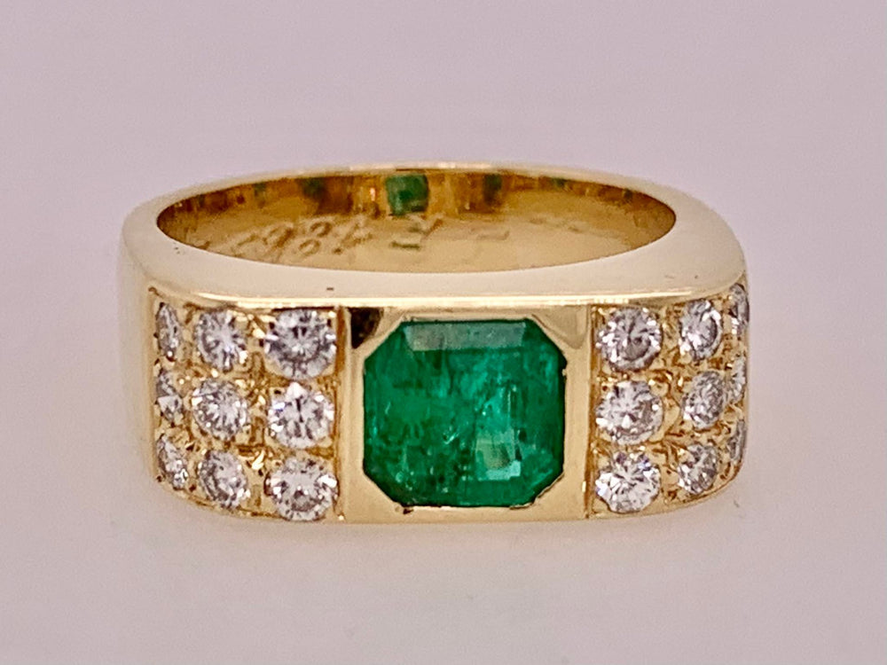 Estate 18K Emerald & Diamond Ring