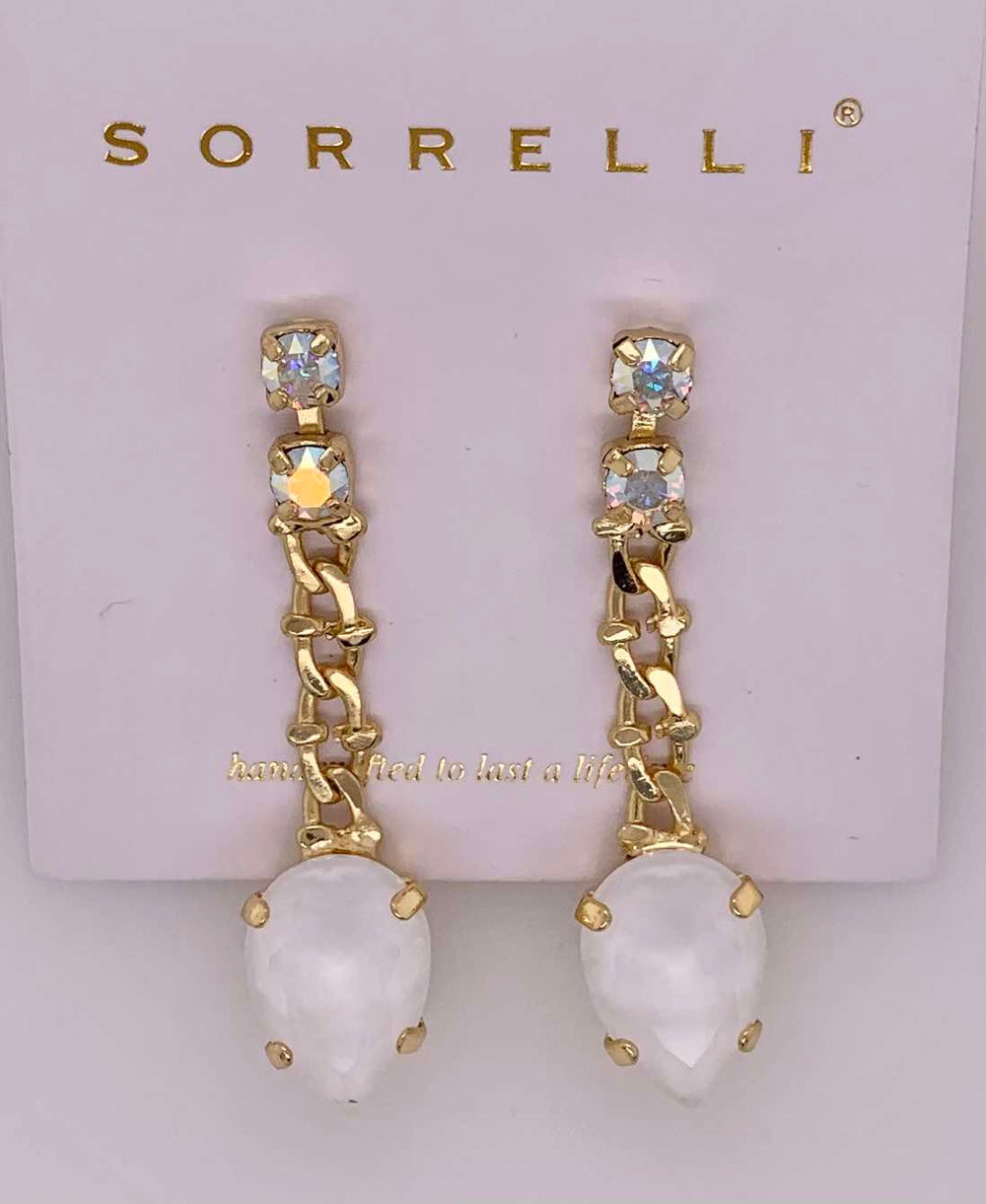 Kamri Dangle Earrings