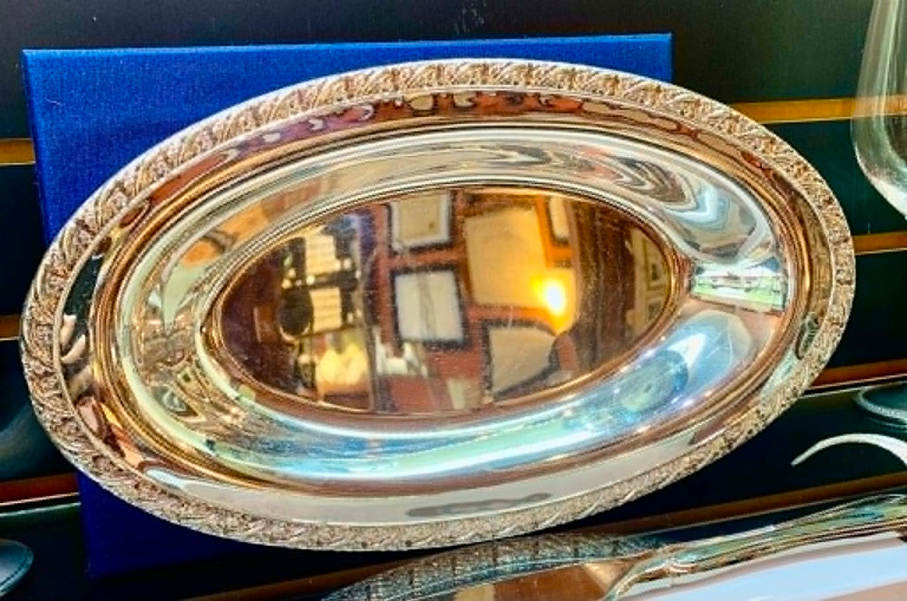 Estate Oval Bread Tray
