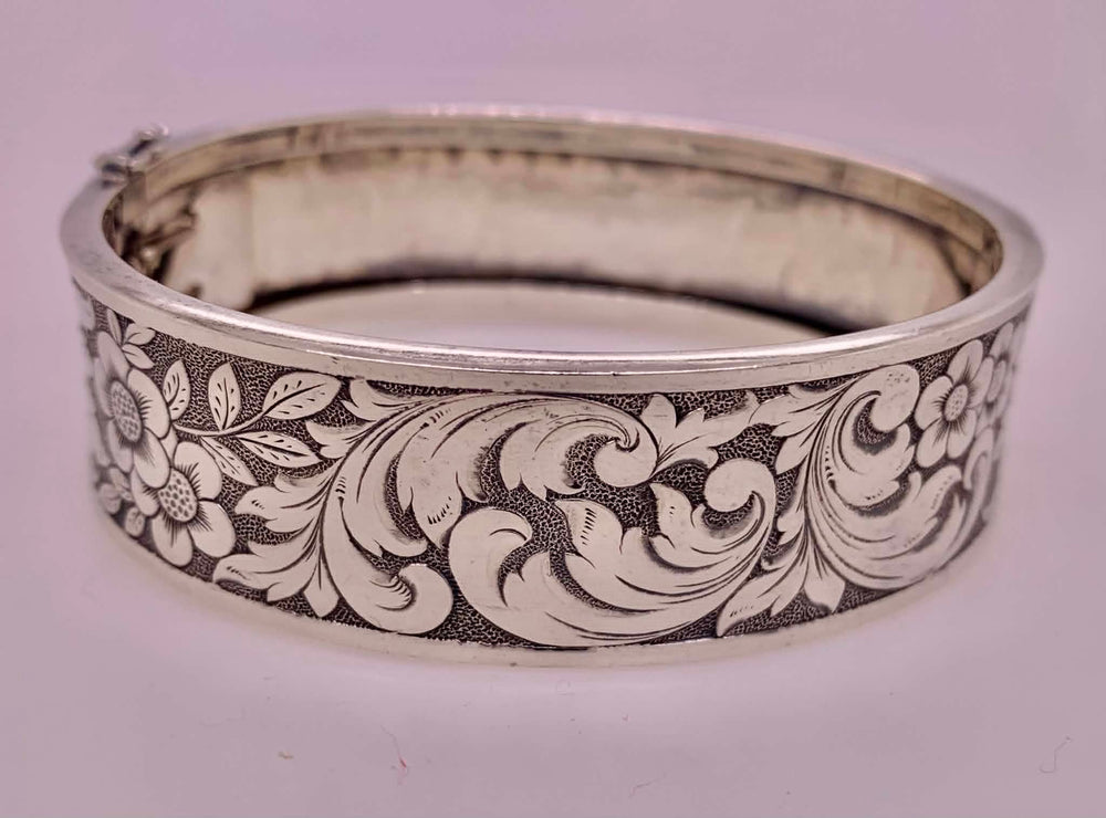Estate Sterling Silver Bangle