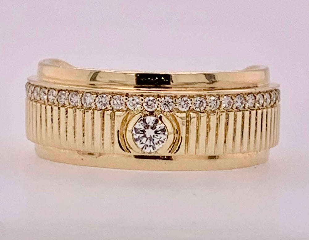 14K Ribbed Diamond Band Ring
