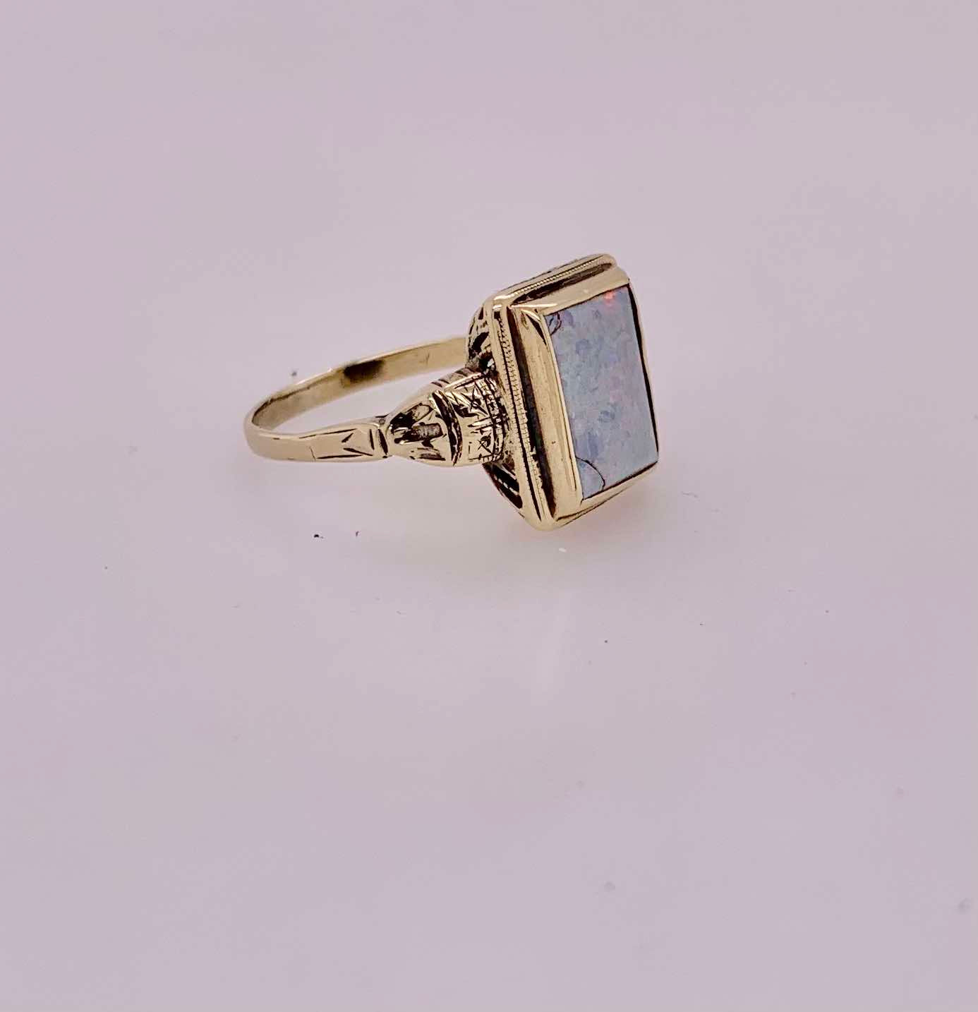 Estate 10K Opal Ring