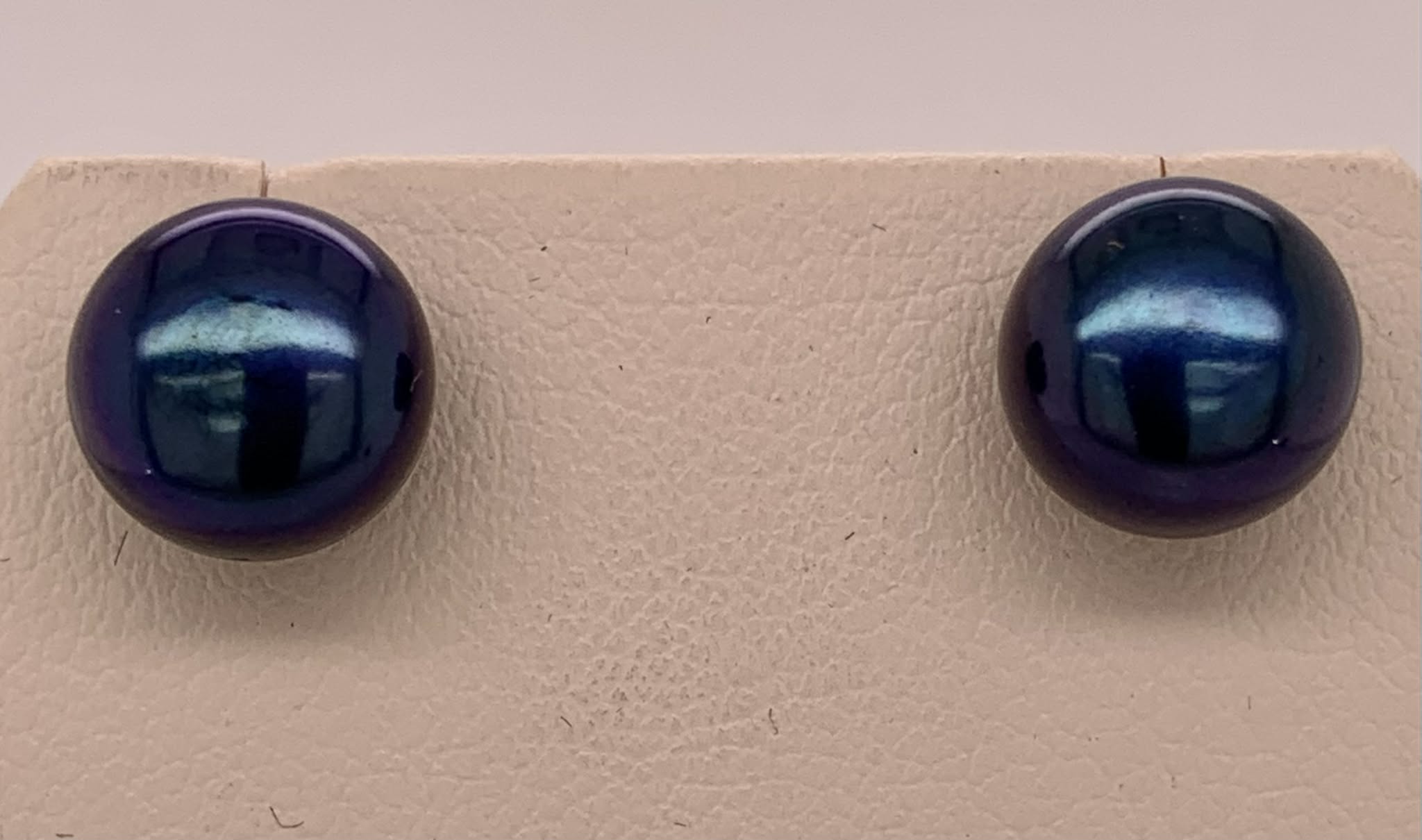 Freshwater Black Pearl Earrings