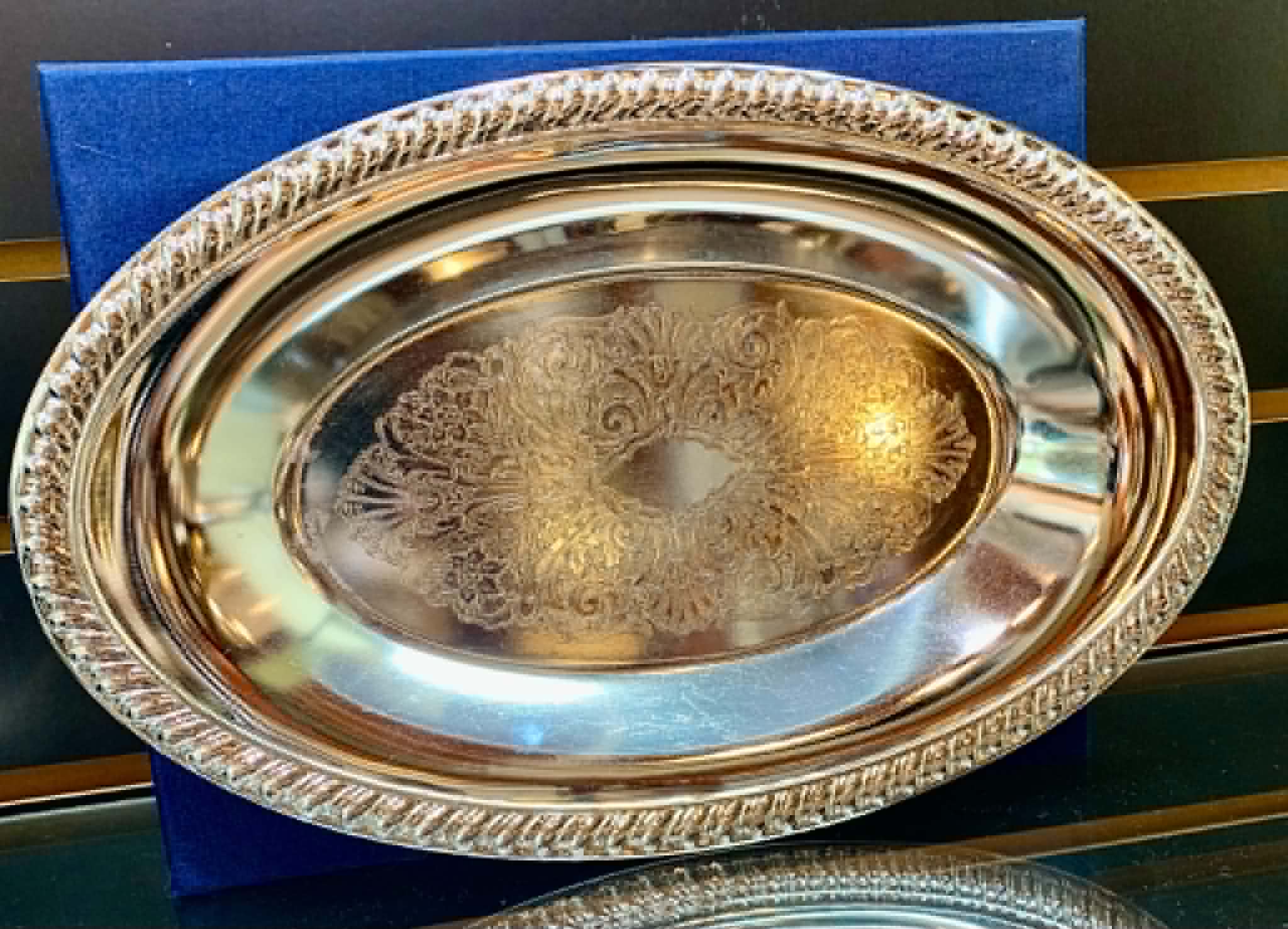 Estate Oval Bread Tray