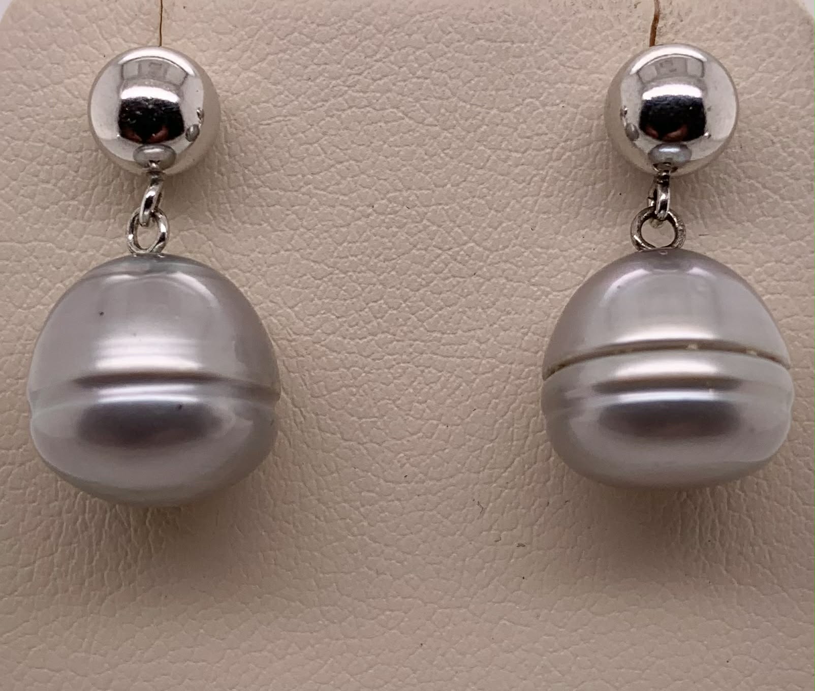 Freshwater Gray Pearl Earrings