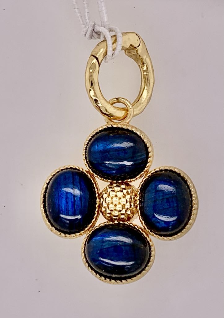 Berry Clover Double Sided Pendant - Blue Labradorite