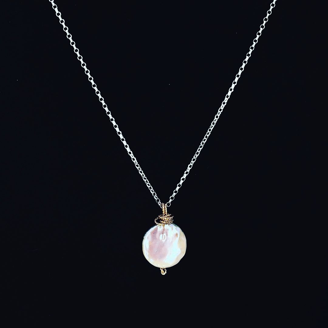 Luna Pearl Necklace