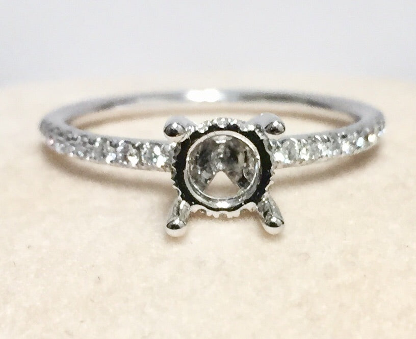 18K Gold Semi-Mount Engagement Ring