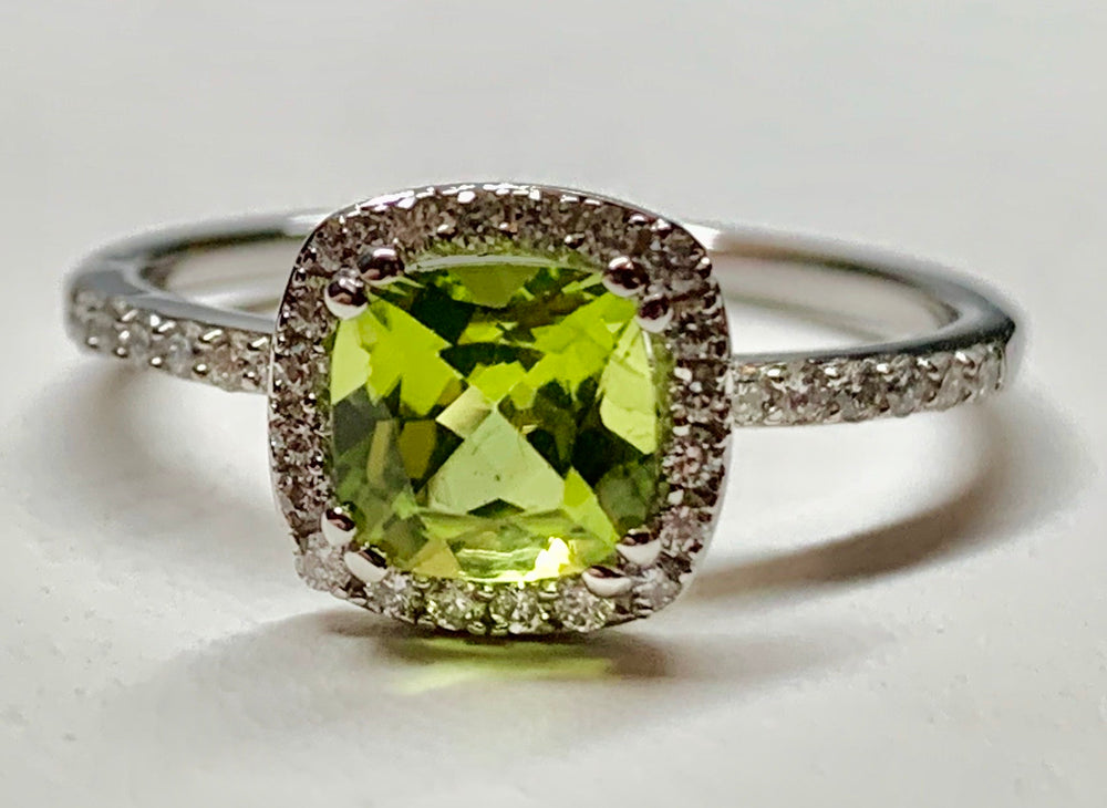 14K White Gold Peridot & Diamond Ring