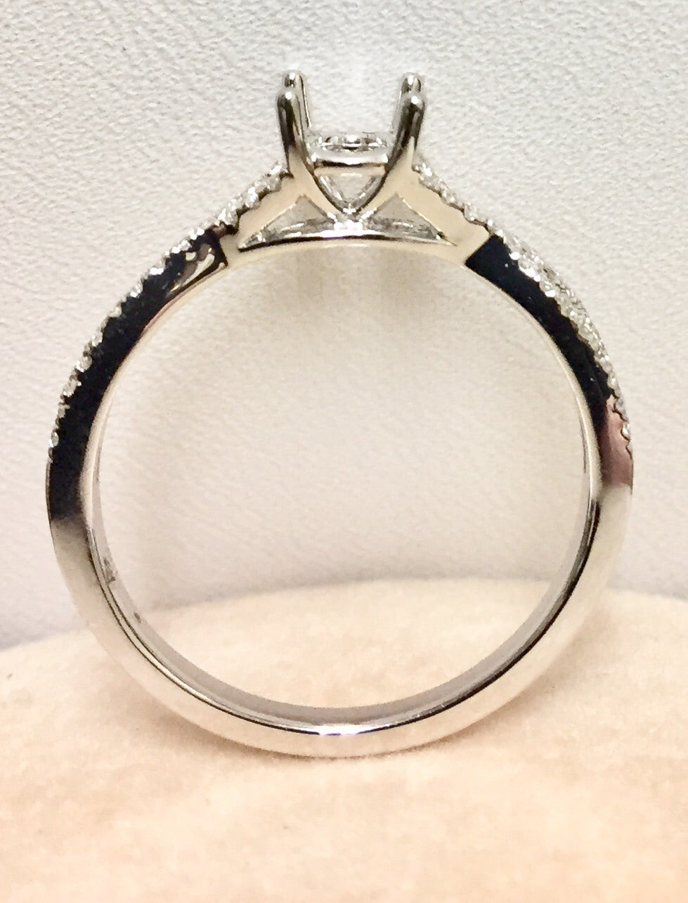 18K White Gold Semi-Mount Engagement Ring