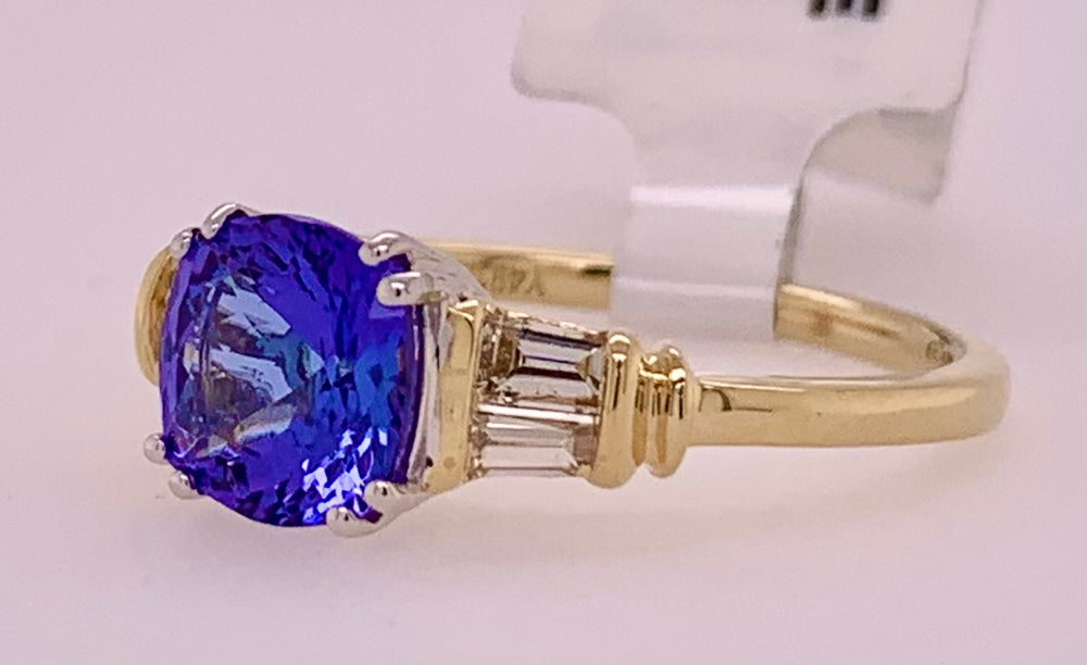 Tanzanite & Diamond Ring