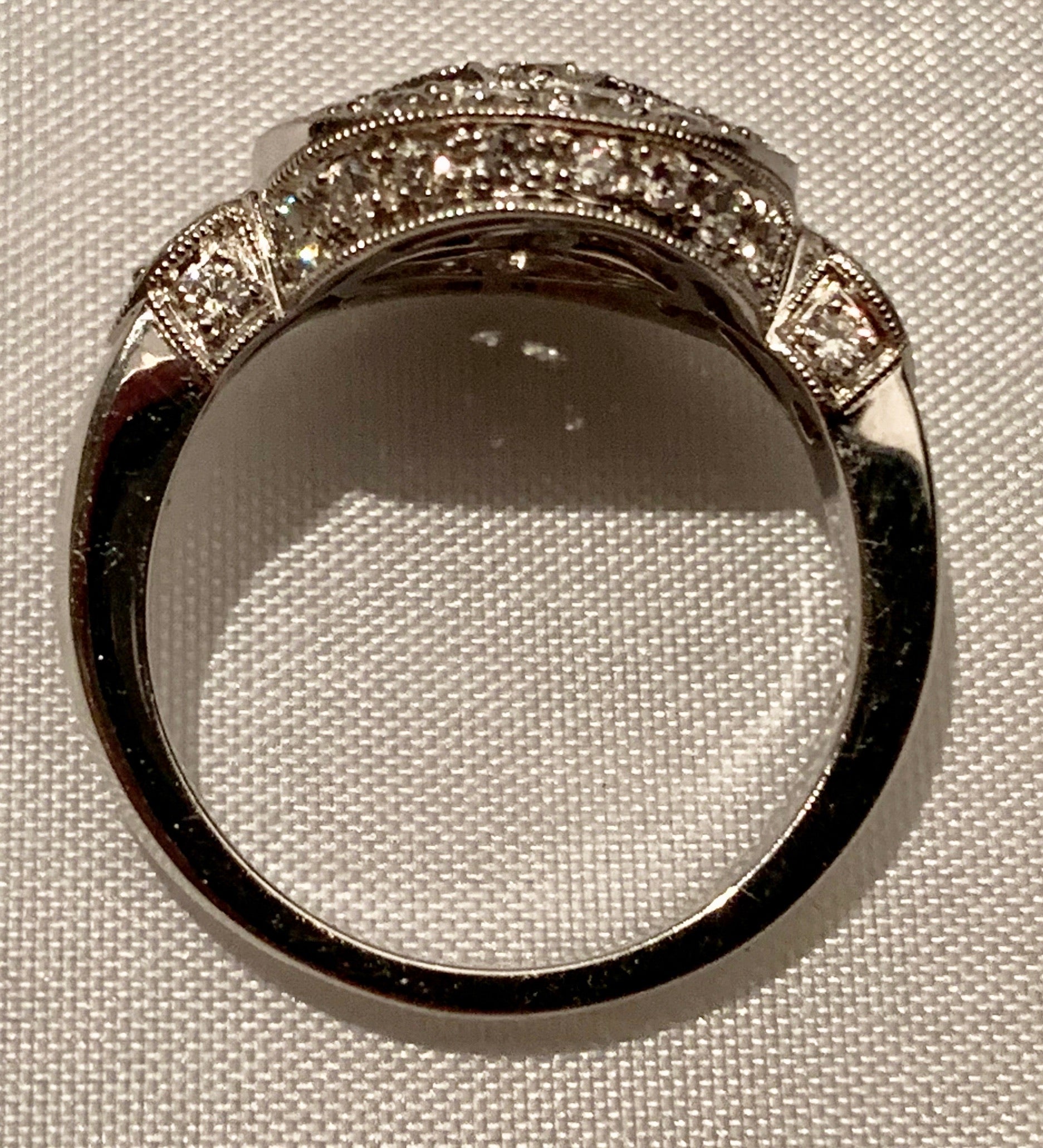 14K WHITE GOLD DIAMOND RING