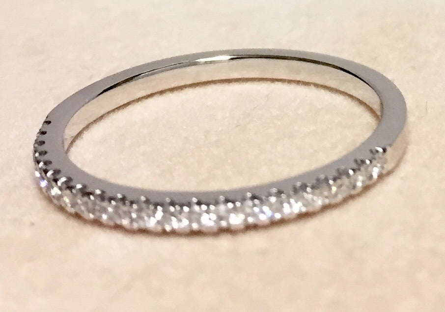 18K Diamond Band Ring